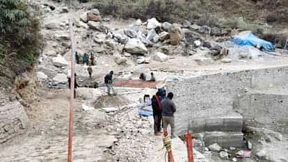 Kedarnath reconstruction work is in full swing amidst the cold  700 workers are working Watch Photos