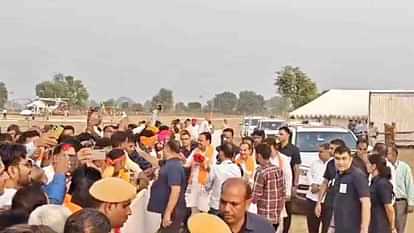 Alwar News: रामगढ़ में सीएम ने की भाजपा प्रत्याशी के समर्थन में जनसभा, बोले- भजापा राज में अपराध में लगी लगाम Alwar News: CM held a public meeting in support of the BJP candidate in Ramgarh
