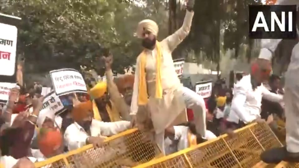 Protest outside Canadian embassy over attack on temples