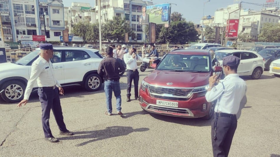 indore news traffic camera challan police