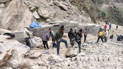 Kedarnath reconstruction work is in full swing amidst the cold  700 workers are working Watch Photos