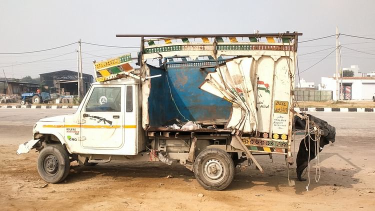 Road Accident: झज्जर में बड़ा हादसा...पिकअप ने सरियो से भरे ट्रैक्टर में मारी टक्कर, तीन महिलाओं की मौत