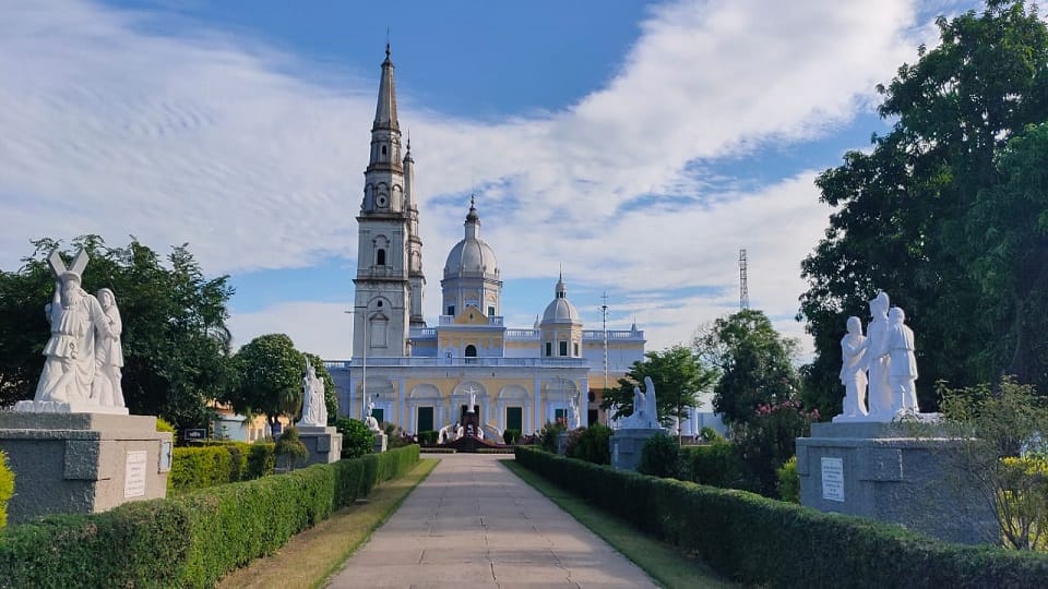Meerut: The historical church of Sardhana... was built by a Muslim woman Begum Samru... but why...