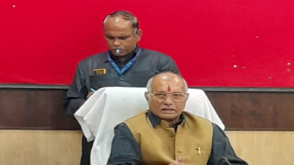 UP Minister Dharampal Singh targeted SP said Now there are no cows butchers tremble