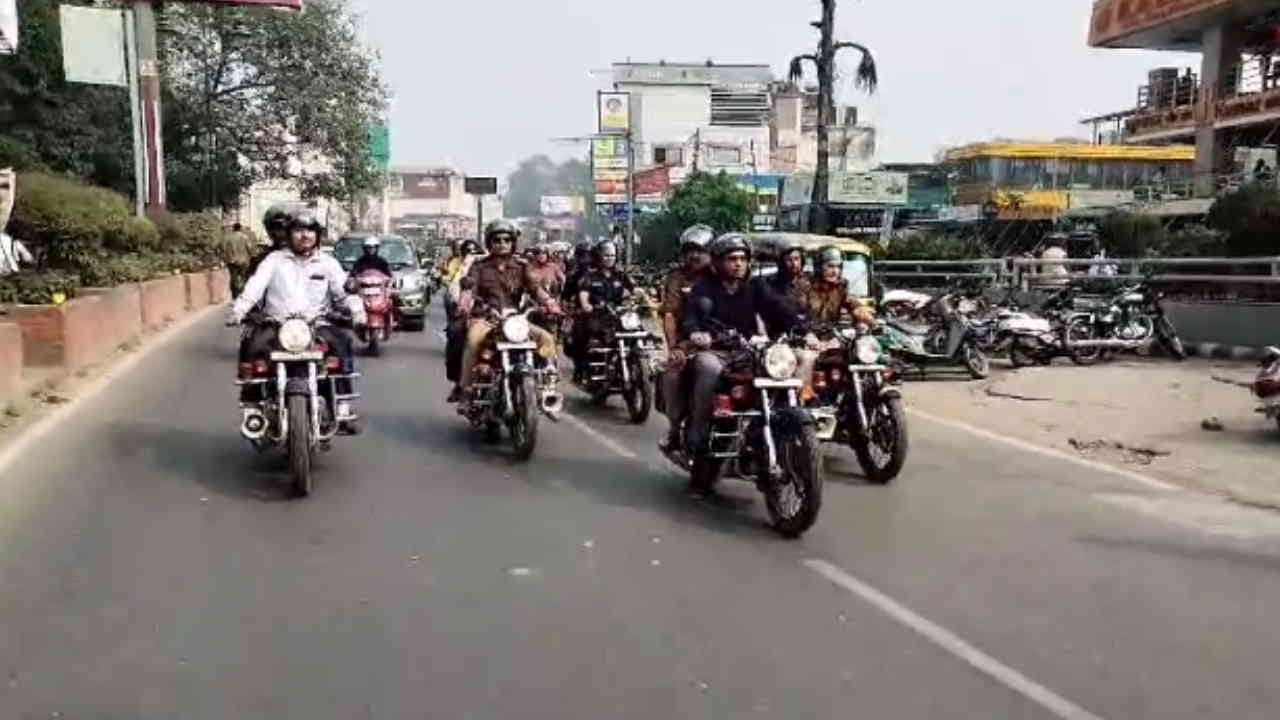 DM and Captain Dehradun went out in the city together on bike inspected pick booth encroachment parking