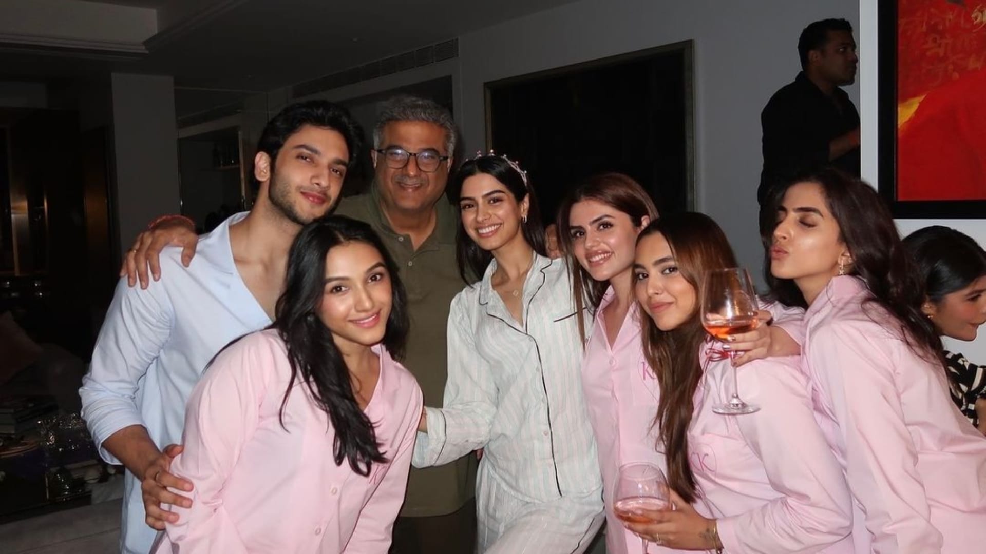 Boney Kapoor daughter Janhvi sister Khushi drops childhood PHOTOS with best dad birthday on social media story