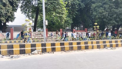Heavy police force deployed outside UPPSC, competitive students have prepared for demonstration