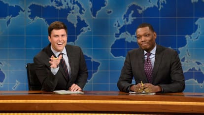 SNL Star Michael Che Drink After Trump Win Shouts If White People Elect Felon I Can Dance to Mine