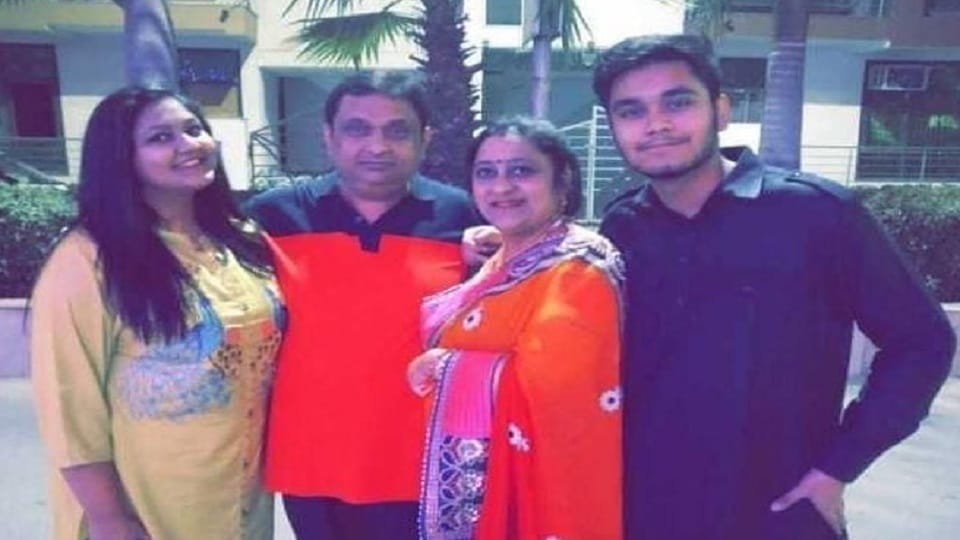 MBA student In Ahamdabad:last rites were performed at Surajkund Meerut, mother kept crying