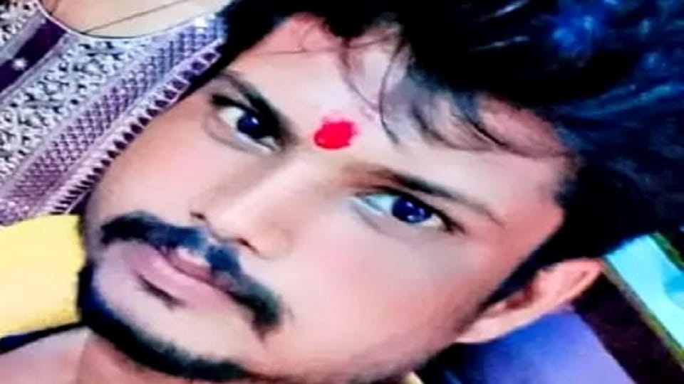 Youth dies after falling from Kalindi Express