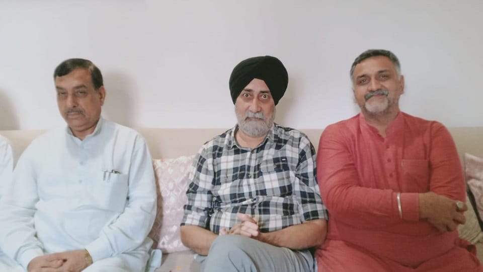 Meerut: VM Singh said, farmers will have to form their own government in 2027