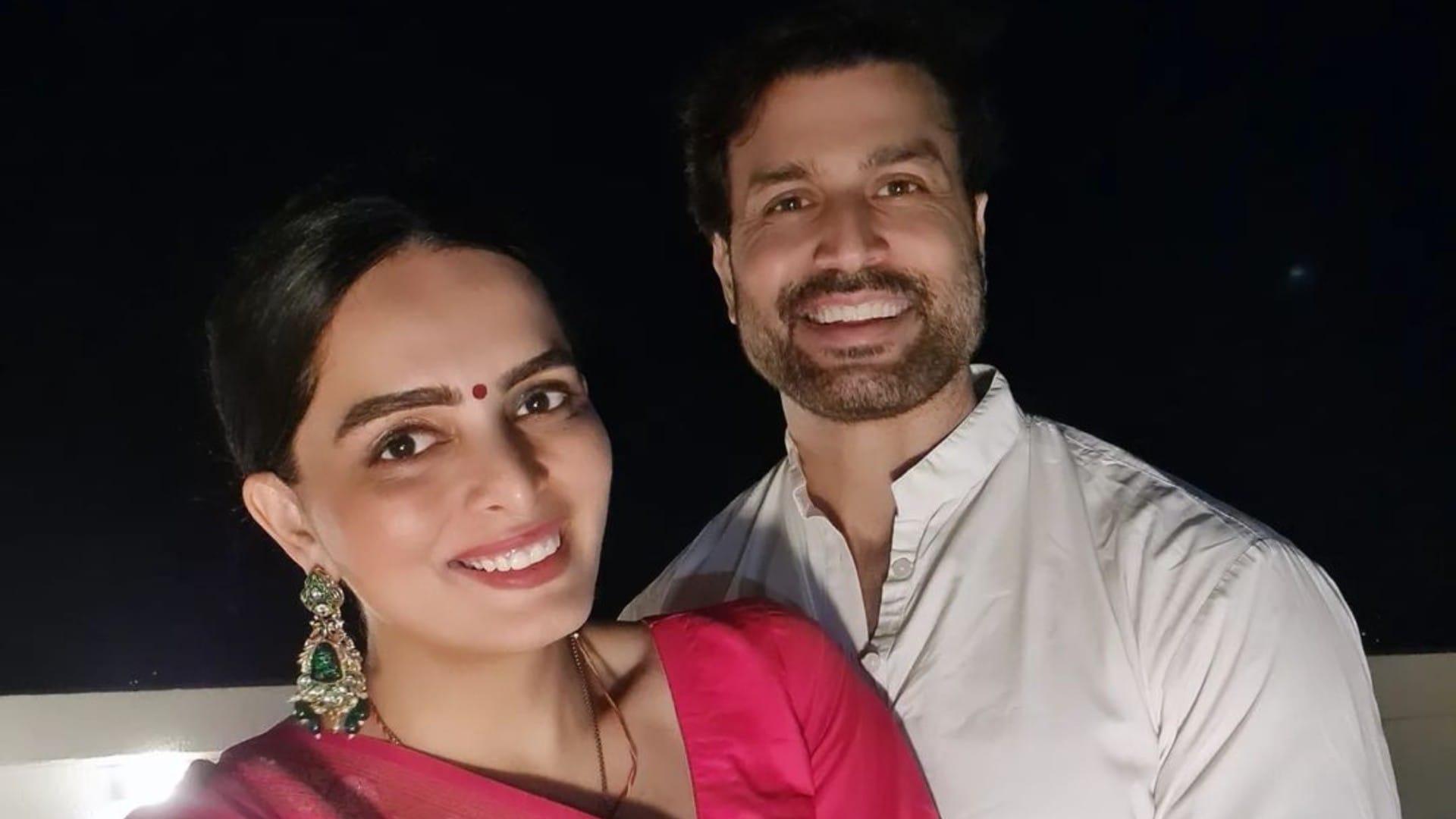 Kundali bhagya fame Ruhi Chaturvedi announce pregnancy on husband Shivendraa Om Saainiyol birthday