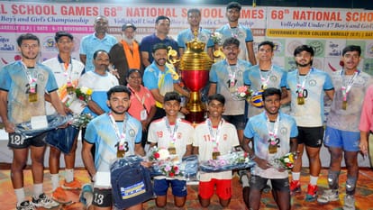 Vidya Bharti became the winner by defeating UP team in volleyball