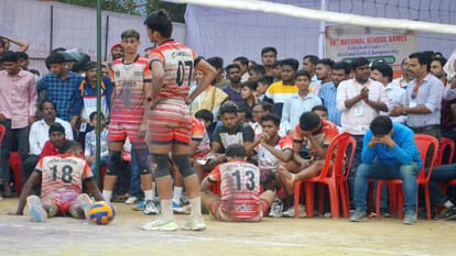 Vidya Bharti became the winner by defeating UP team in volleyball