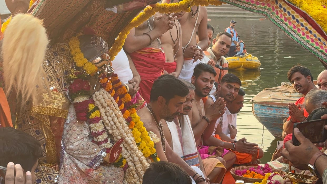 Ujjain News: Sitting in a silver palanquin, Baba Mahakal came out to know the condition of the people