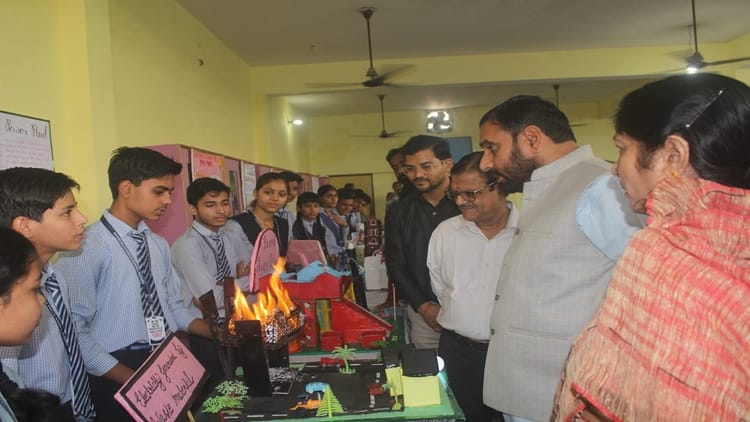 यूपी – Science Exhibition: रेंज हिल्स में लगी विज्ञान प्रदर्शनी, बनाए ऐसे-ऐसे मॉडल, देखते रह गए सभी – INA