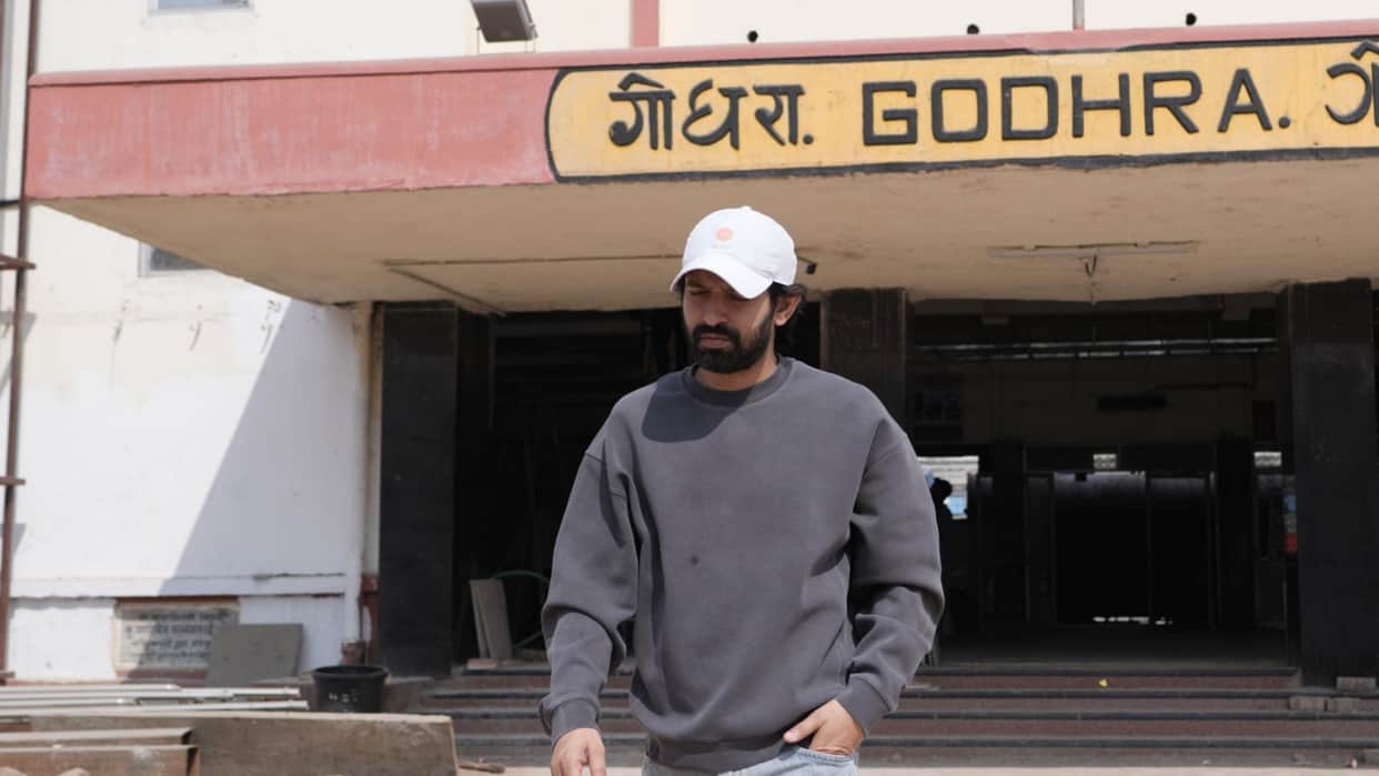 Vikrant Massey Surprise Visit Godhra railway station See The Sabarmati report actor photos here