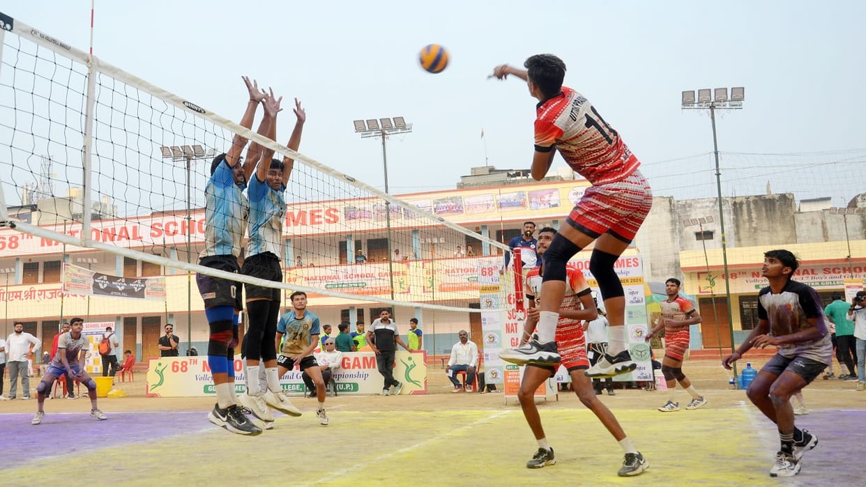 Vidya Bharti became the winner by defeating UP team in volleyball