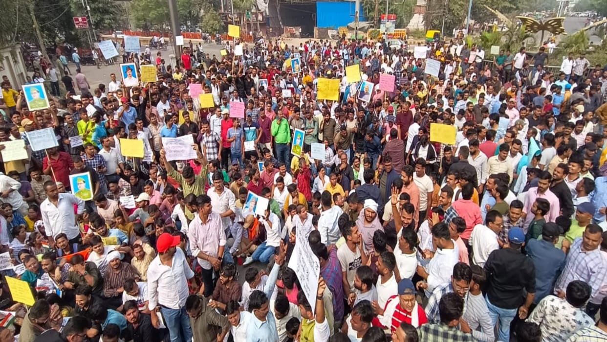 Heavy police force deployed outside UPPSC, competitive students have prepared for demonstration