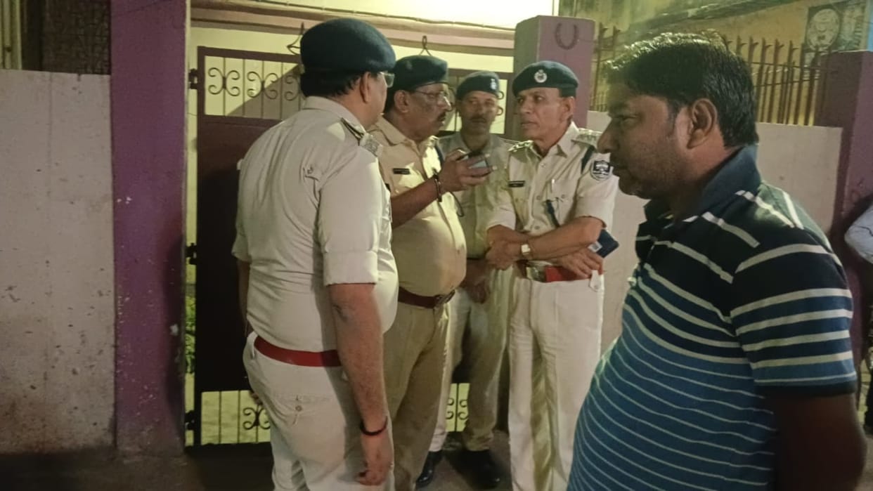 Bihar News : criminals shot two youths in Patna, bihar police investigation love affair.