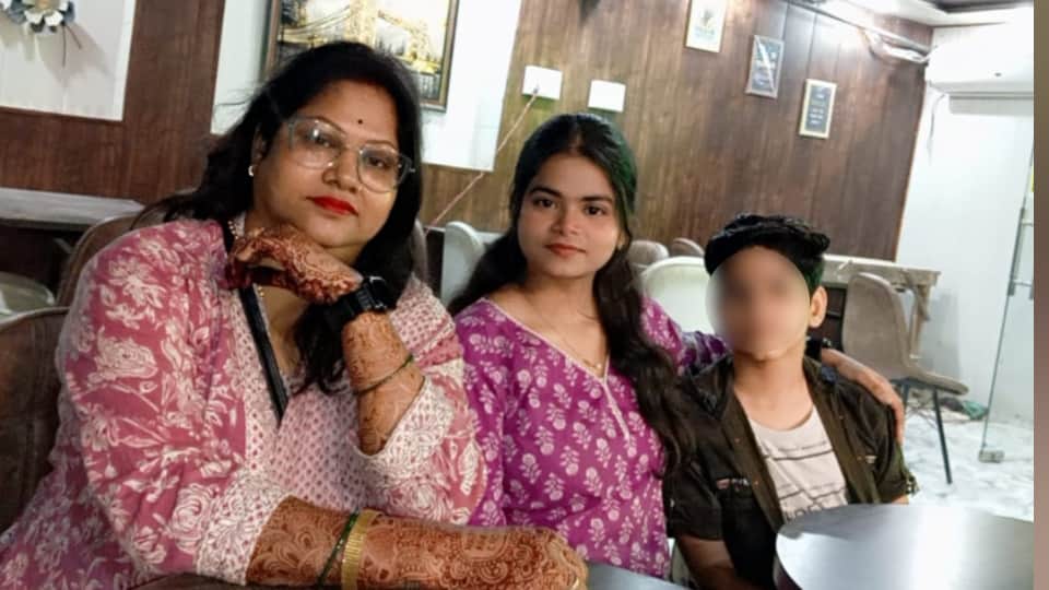 Etawah Family Murder Case Father Killed his Son Know Inside Mukesh Verma Crime Story News in Hindi