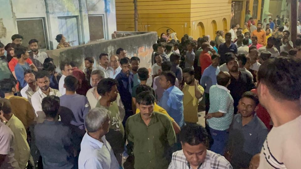 Etawah Family Murder Case Father Killed his Son Know Inside Mukesh Verma Crime Story News in Hindi