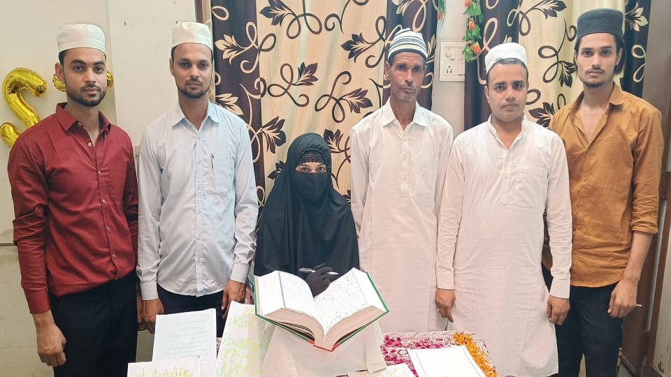 Muzaffarnagar: Morna's Shazia wrote Quran with ball pen, it took one year