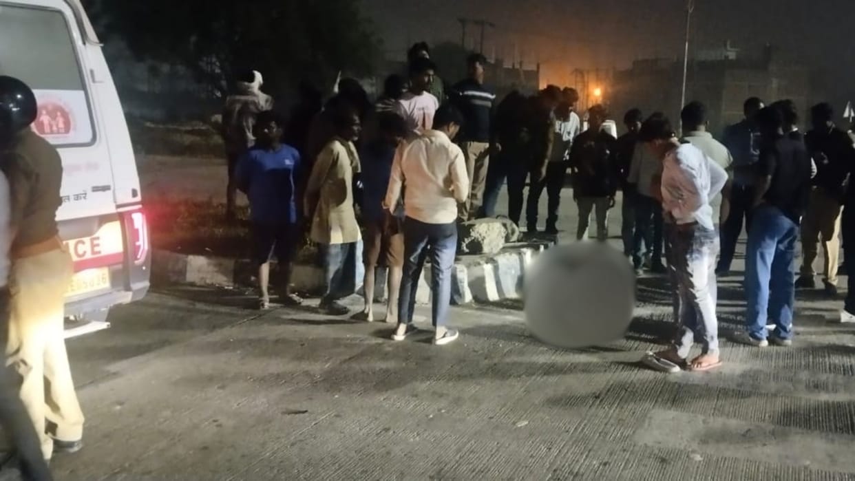 Two killed and two injured in road accident after collision between two bike in azamgarh