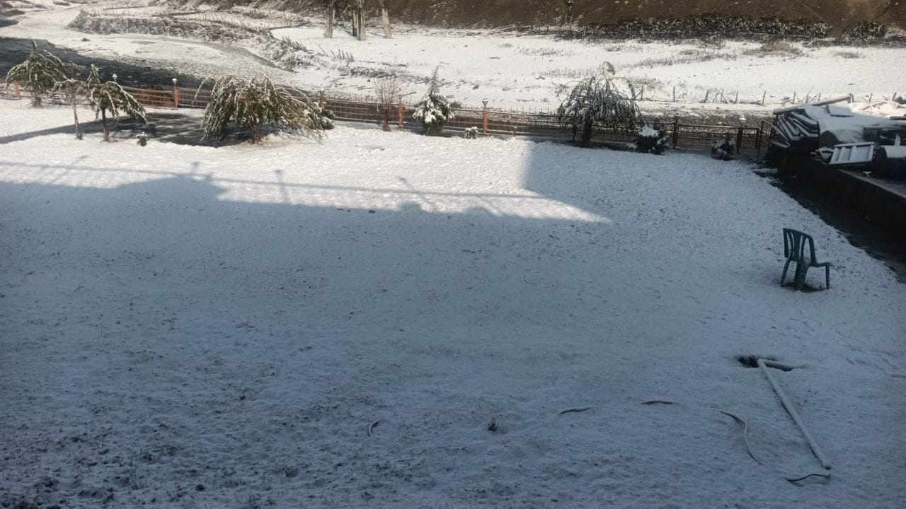 J&K Snowfall: Srinagar-Leh Highway closed