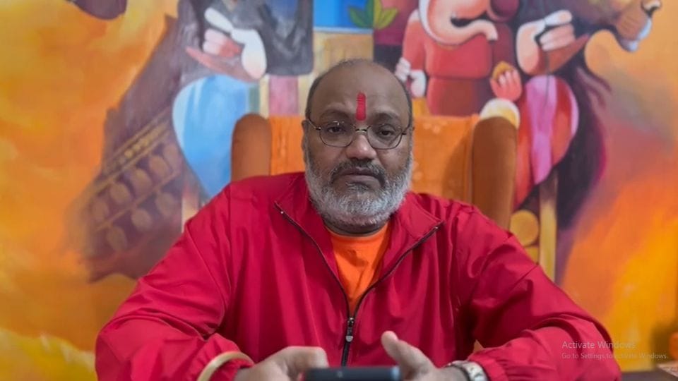 Mahamandaleshwar Yeti Narasimhanand Giri will stand in front of Tauqeer Raza in Delhi