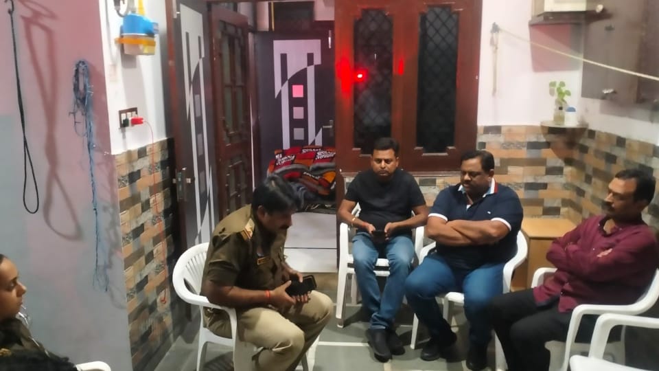 Meerut News MBA Student Stabbed to Death After Argument With Car Driver in Ahmedabad