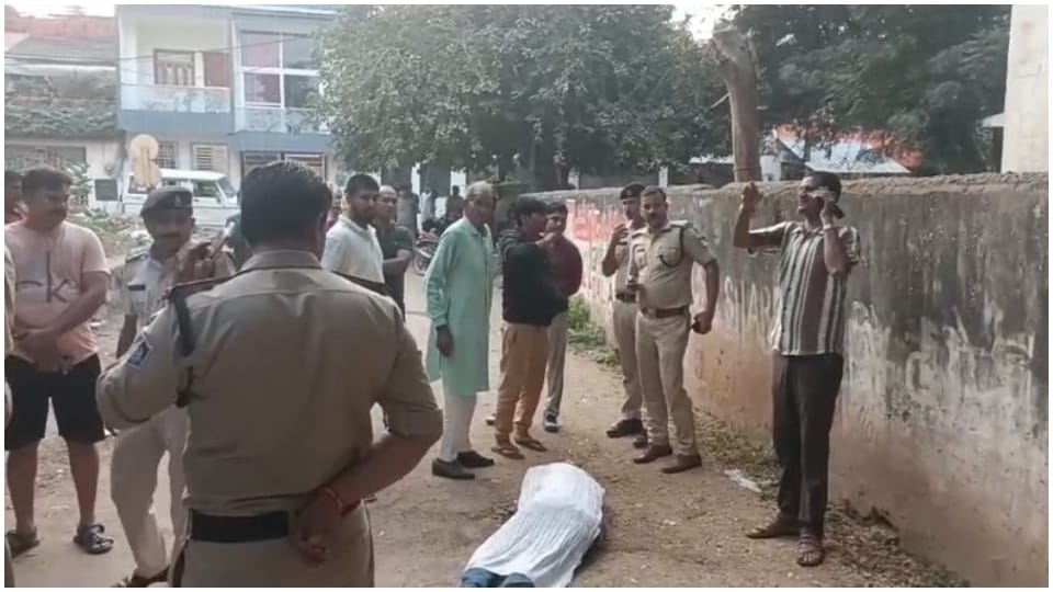 MP Crime News: Property dealer murdered in Gwalior miscreants shot him in middle of road