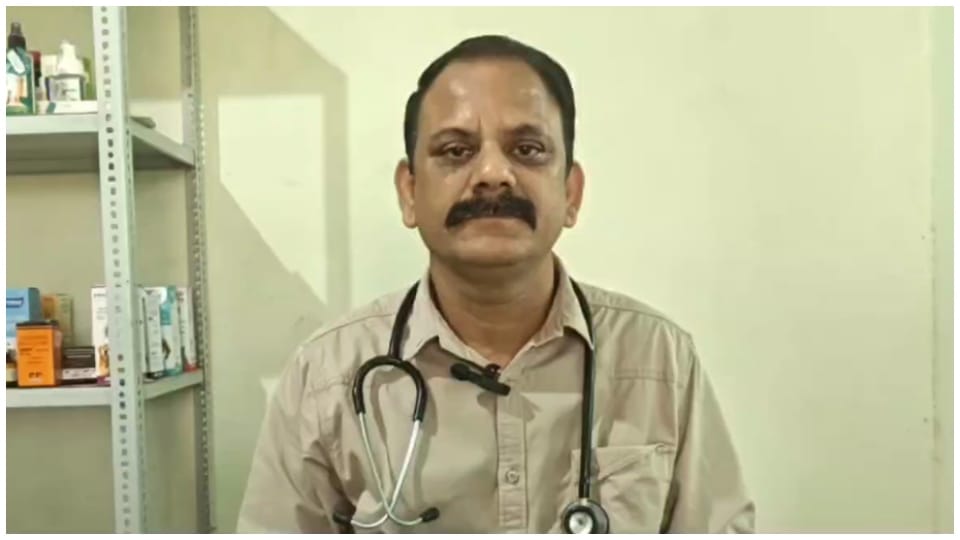 MP News: Doctor operated on snake in Narmadapuram veterinary hospital