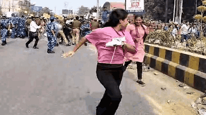 Protests continued throughout night in Prayagraj Competitive students also raised slogan