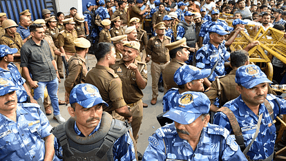 Protests continued throughout night in Prayagraj Competitive students also raised slogan