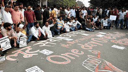 Protests continued throughout night in Prayagraj Competitive students also raised slogan