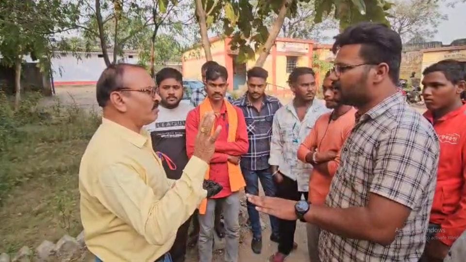 Teacher beats up two children for taking tilak and saying Jai Shri Ram in Korba