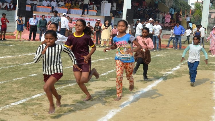 यूपी – ब्लॉक स्तरीय प्रतियोगिता: 100 मीटर दौड़ में यश, 400 में विवेक रहे प्रथम – INA