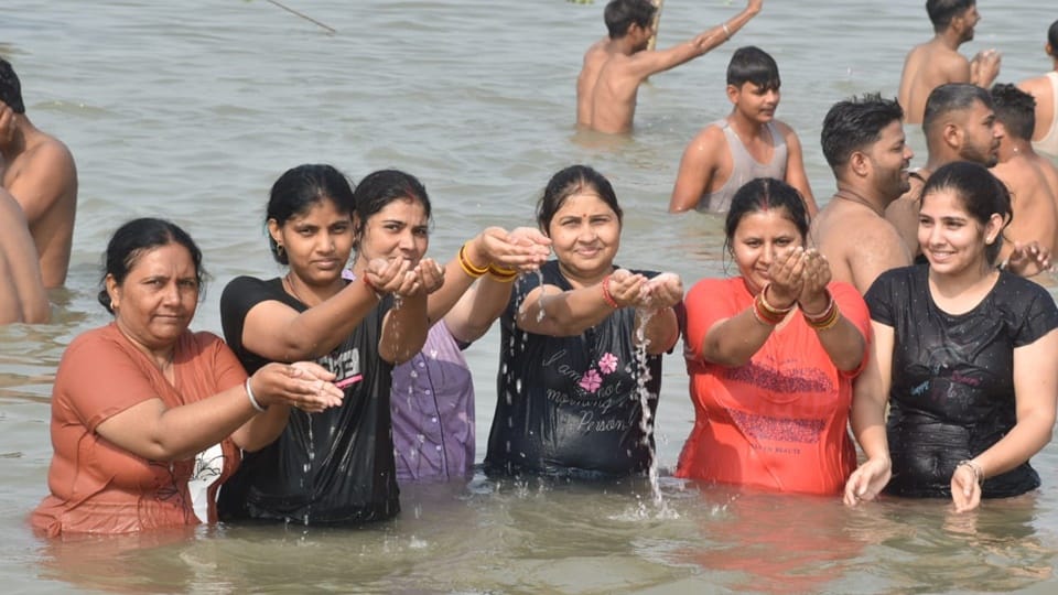 banks Patit Pavani resonated with aarti and chanting mantras, see pictures of zeal and enthusiasm Tigri Mela