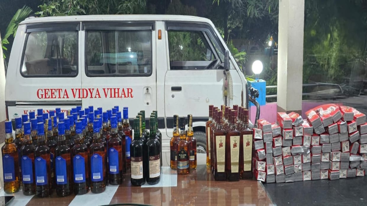 Bihar: After milk tank-ambulance-hearse vehicle, now liquor smuggling through school van in Purnea, 2 arrested