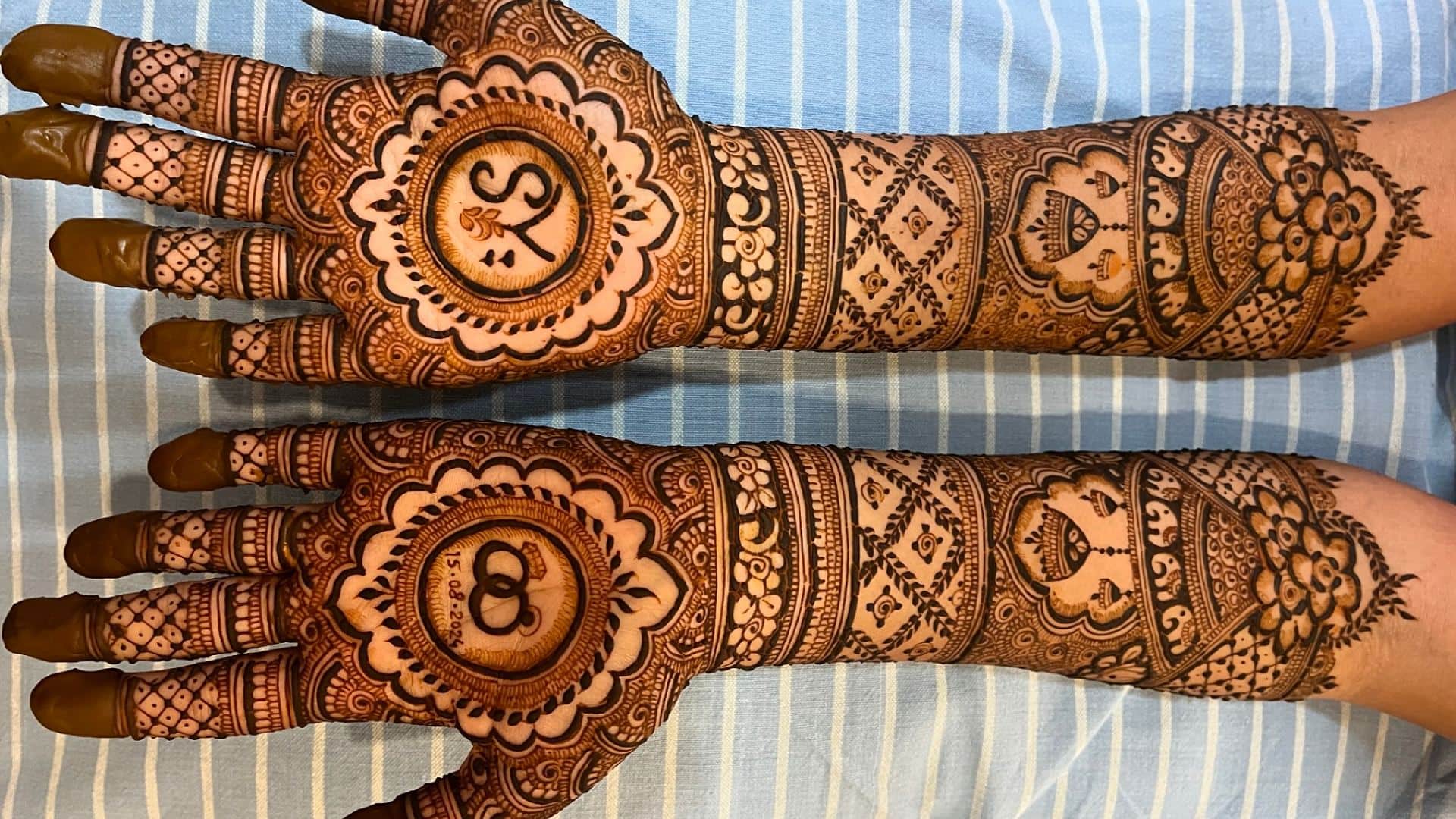 latest mehndi design for hand and feet image for hariyali teej 2025
