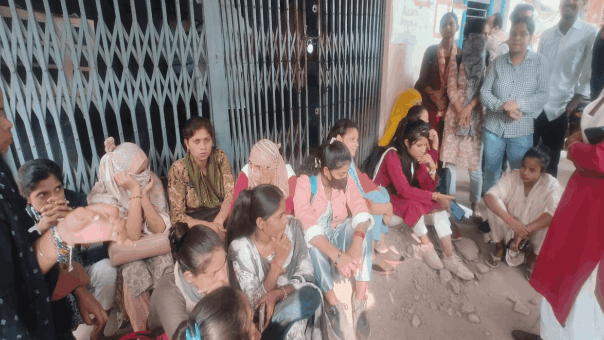 Students protest fiercely at RMPSU camp office