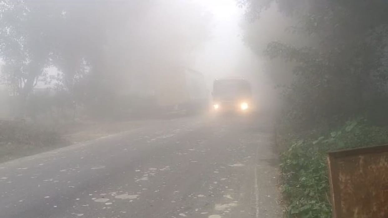 bareilly in the grip of dense fog temperature dropped by four degrees