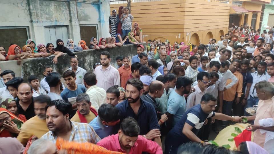 Etawah Mass Murder news Rekha screamed after seeing foam coming out of children mouths strangle me first