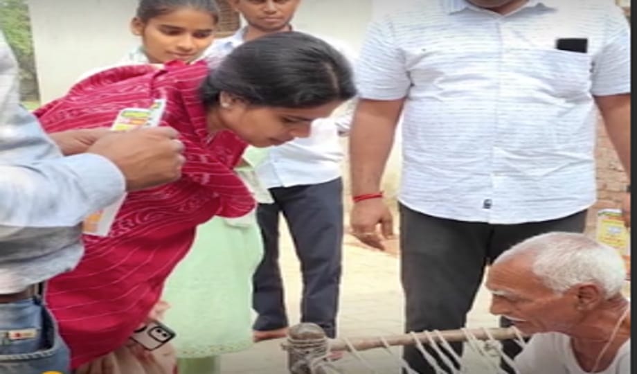 Phulpur By Election: SP MLA Pooja Pal is seeking votes for BJP candidate, says - Yogi provided justice