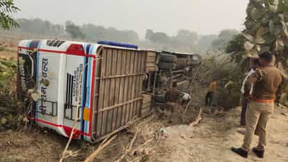 Double decker bus went out of control and overturned in karnailganj in Gonda.