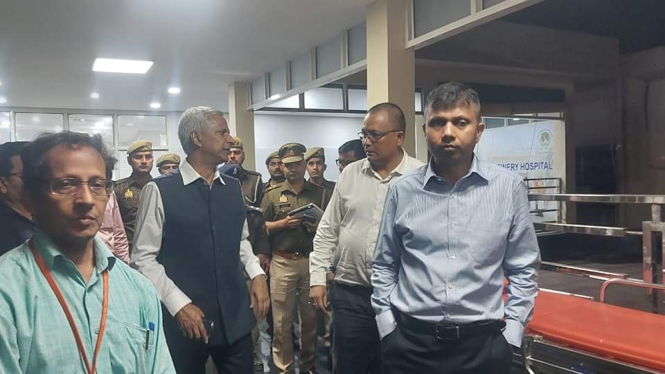 strong explosion in Mathura Refinery its echo was heard far and wide 10 officers and employees burnt