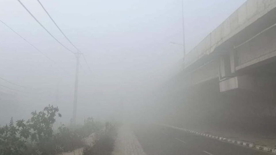 Air pollution three districts aqi crosses 300 visibility zero in Amritsar flights cancelled