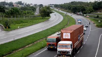 Mother and daughter fall from auto on Purvanchal Expressway died after being crushed by truck