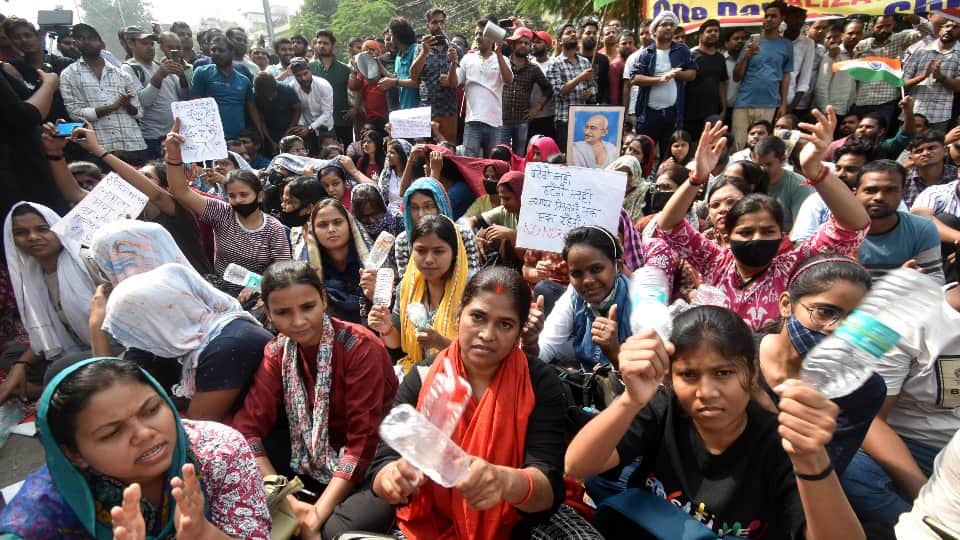 Prayagraj news UPPSC aspirants protest enters its third day demanding one day, one shift exams